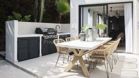 Villa en venta en Las Brisas, Nueva Andalucia