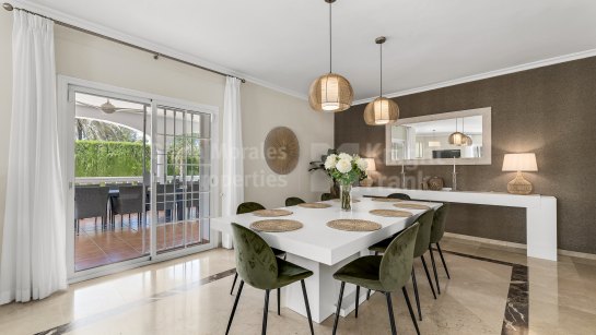 Villa for sale in Atalaya de Rio Verde, Nueva Andalucia