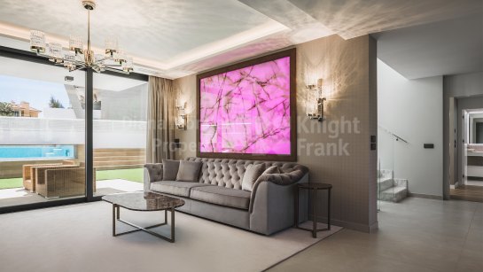 Villa zum Verkauf in Las Mimosas, Puerto Banus