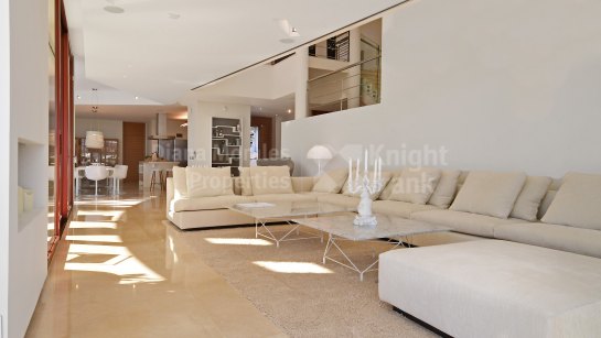 Villa to rent in Nueva Andalucia, Marbella