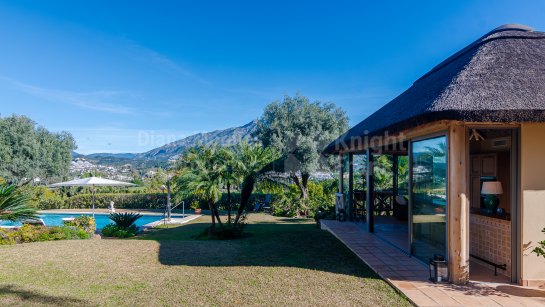 Villa to rent in Las Brisas, Nueva Andalucia