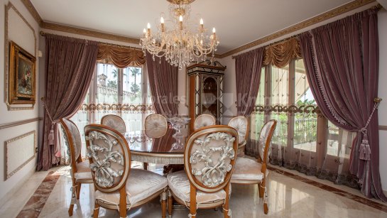 Villa en venta en Sierra Blanca, Marbella Milla de Oro