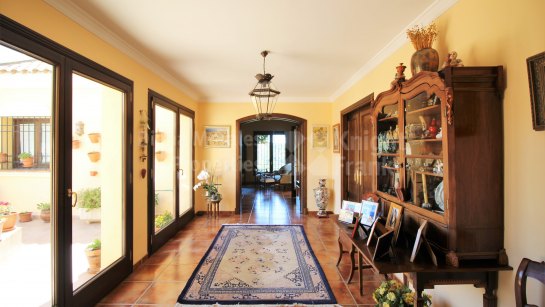 Villa for sale in Lomas de La Quinta, Benahavis