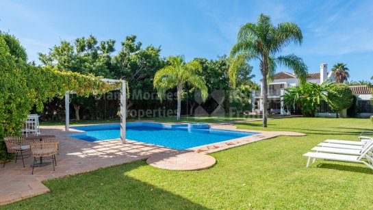 Villa en venta en Guadalmina Baja, San Pedro de Alcantara