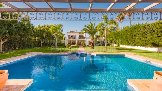 Villa en venta en Guadalmina Baja, San Pedro de Alcantara