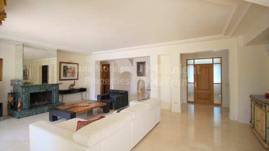 Villa zum Verkauf in Las Chapas, Marbella Ost