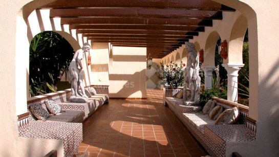 Villa en alquiler en Las Brisas, Nueva Andalucia