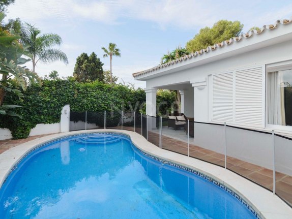 Los Monteros 3 Bedroom Villa close to the beach