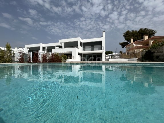 Espectacular Casa adosada de esquina en Guadalmina Alta Marbella