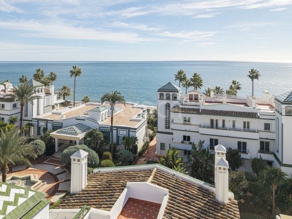Luxury Beachfront Penthouse in Estepona – Dominion Beach