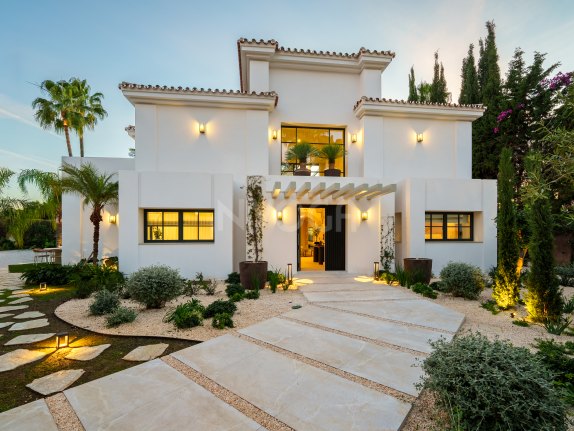 Luxury Villa in the Heart of Estepona East