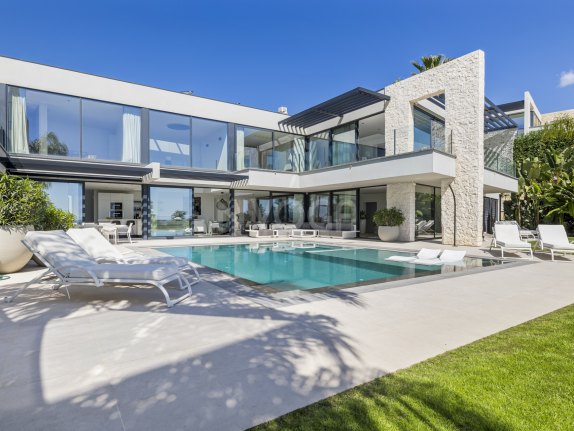 Villa Aqua – Contemporary Villa in La Alquería, Benahavís