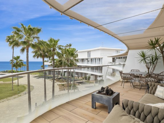 Exclusivo Apartamento en Primera Línea de Playa – The Edge, Estepona