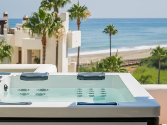 Beachfront Penthouse with Panoramic Sea Views – Bahía del Velerín 4.7