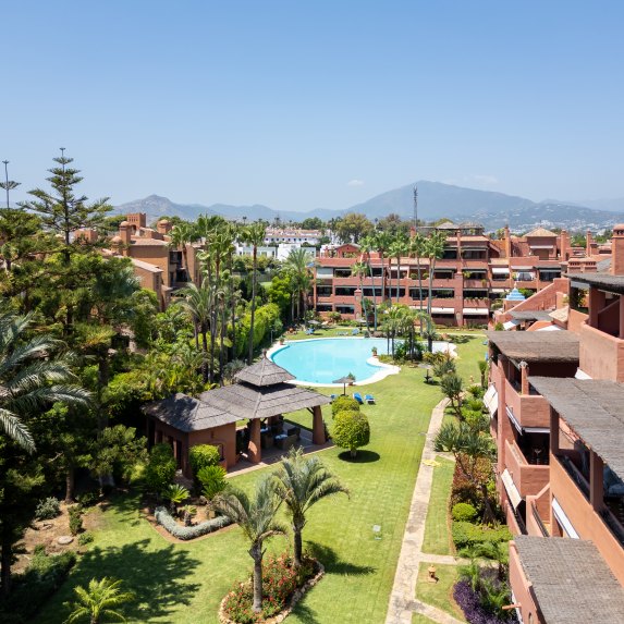 Penthouse Alhambra Del Golf