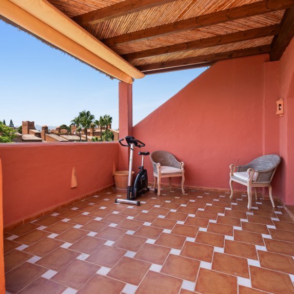 Penthouse Alhambra Del Golf