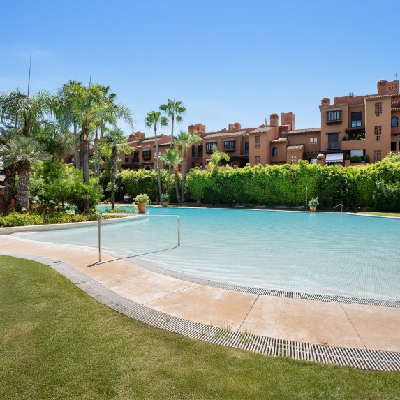 Penthouse Alhambra Del Golf