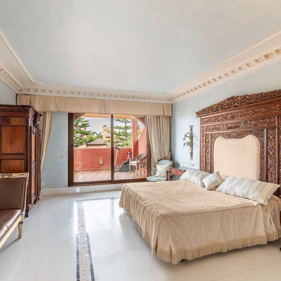 Penthouse Alhambra Del Golf