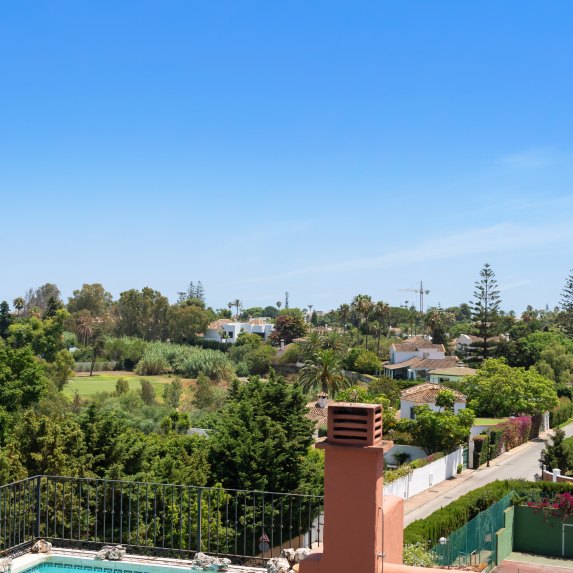 Penthouse Alhambra Del Golf