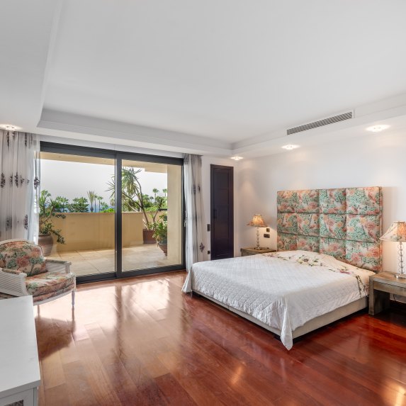Apartment Laguna de Banus