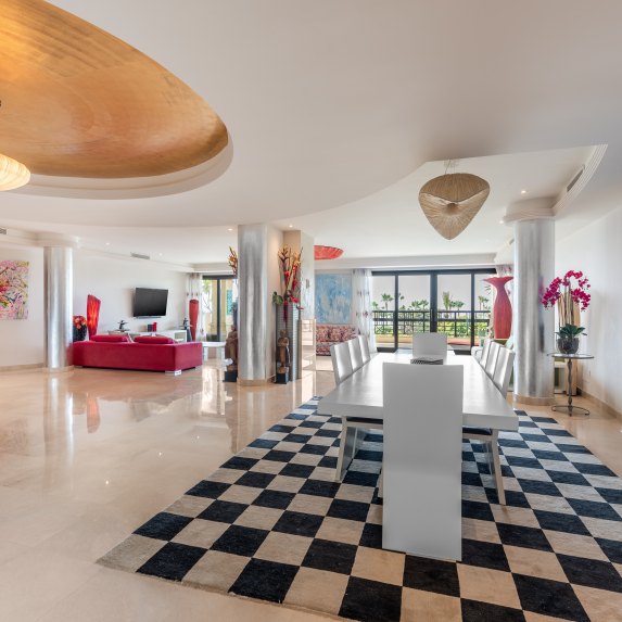 Apartment Laguna de Banus
