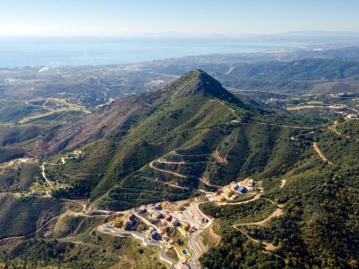 Benahavis, ein weißes Bergdorf in der Nähe von Marbella