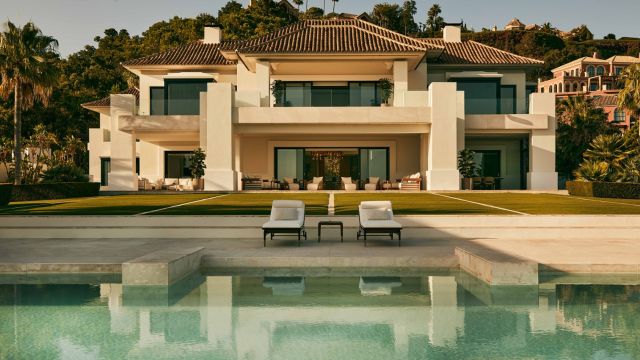 VILLA LA FAVORITA | EXKLUSIVE VILLA MIT PANORAMABLICK IN LA ZAGALETA, BENAHAVÍS