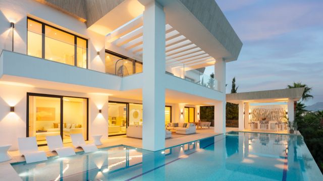 PARAISO 436 | VILLA WITH PANORAMIC SEA VIEWS IN EL PARAISO, ESTEPONA
