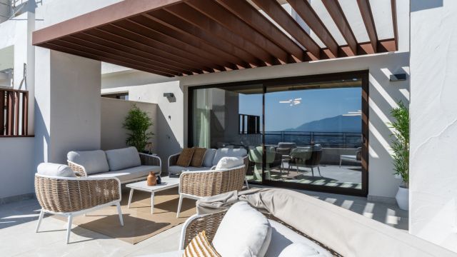 ELEGANT 3-BEDROOM APARTMENT WITH PANORAMIC GOLF VIEWS AT THE MEADOWS | LA CALA GOLF RESORT, MIJAS (MALAGA)