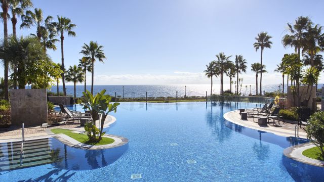 MAR AZUL | 2-BEDROOM APARTMENT IN EXCLUSIVE BEACHFRONT URBANIZATION – MAR AZUL, NEW GOLDEN MILE, ESTEPONA