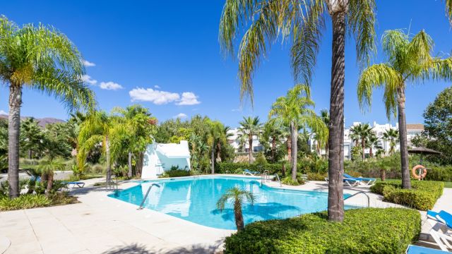 CHARMING GARDEN APARTMENT WITH LAGOON ACCESS IN CASARES
