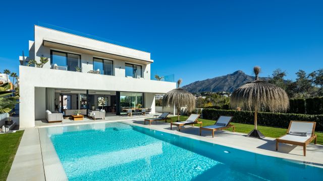 CERQUILLA 54B | UNA VILLA EXCLUSIVA EN EL CORAZÓN DEL VALLE DEL GOLF EN LA CERQUILLA, NUEVA ANDALUCÍA