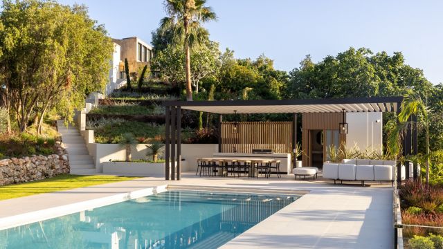 VILLA MALIBU | ONLANGS GERENOVEERDE VILLA, EEN UITZONDERLIJKE KANS VOOR ZOWEL FAMILIEWONEN ALS EEN LUXUEUS VAKANTIEVERBLIJF