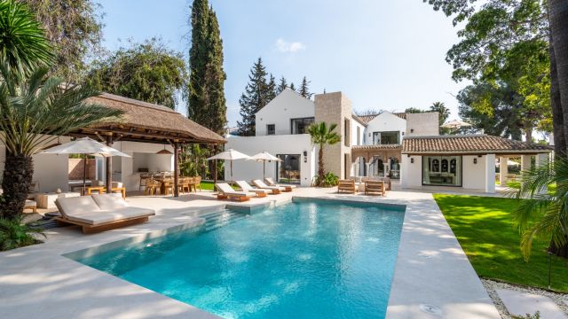 VILLA LAS PALMERAS | ELEGANTE VILLA DE LUJO EN LAS BRISAS, NUEVA ANDALUCÍA