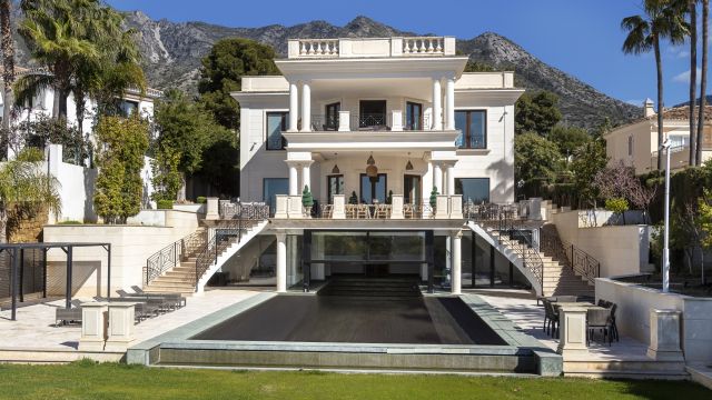 VILLA MILAS |IMPRESIONANTE VILLA DE LUJO CON VISTAS AL MAR EN SIERRA BLANCA, MARBELLA
