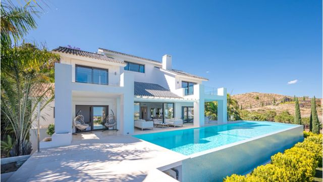 SPECTACULAR FRONTLINE GOLF LUXURY VILLA IN LOS FLAMINGOS, BENAHAVÍS