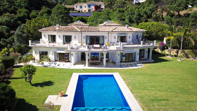 VILLA 412 | EXCLUSIVE VILLA WITH SEA VIEWS IN LA ZAGALETA, BENAHAVÍS