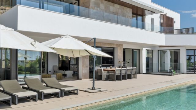 VILLA NOMA | HEDENDAAGSE VILLA MET PANORAMISCH ZEEZICHT IN LA RESINA, BENAHAVÍS