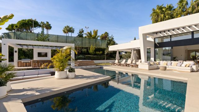 VILLA CEFEO | EXKLUSIVE ZEITGENÖSSISCHE VILLA IN LOS NARANJOS, NUEVA ANDALUCÍA