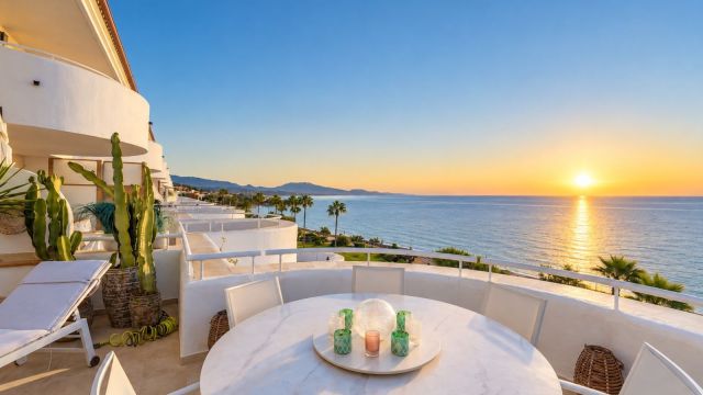 SINFONÍA DEL MAR |EXCLUSIVE BEACHFRONT PENTHOUSE WITH PANORAMIC VIEWS IN ESTEPONA
