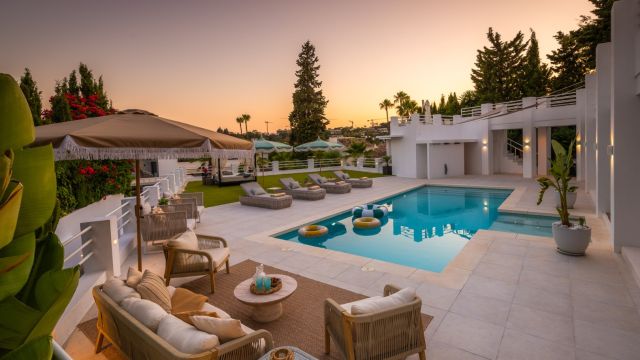 VILLA LA COLINA |EXCLUSIVE RENOVATED LUXURY VILLA IN PARCELAS DEL GOLF, NUEVA ANDALUCÍA