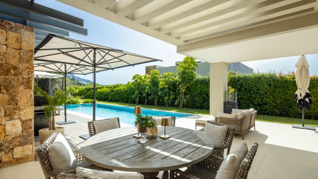 ANAMAYA 3 |ZEITGENÖSSISCHE VILLA MIT MEERBLICK IN NUEVA ANDALUCÍA, MARBELLA