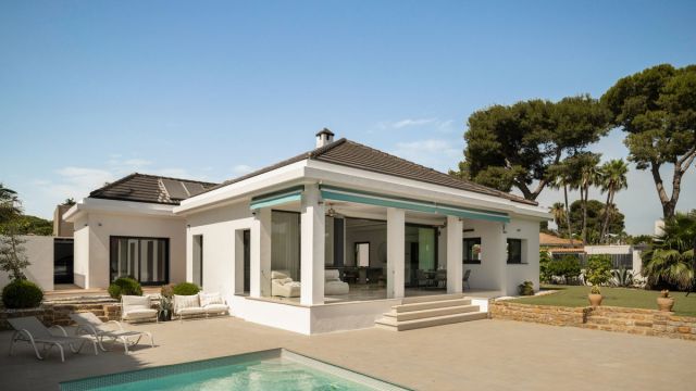 VILLA LAYLA |ELEGANTE VILLA INDEPENDIENTE A 250 METROS DE LA PLAYA EN ATALAYA ISDABE