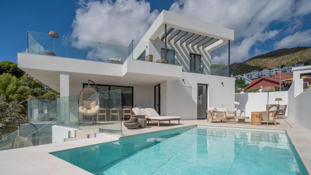 LOS NADALES N12 |VILLA DE DISEÑO CON VISTAS PANORÁMICAS AL MAR EN BENALMÁDENA