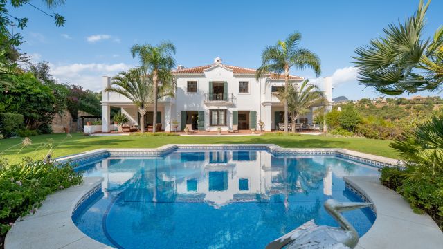 PUERTO ALMENDRO 21A |MEDITERRANE VILLA MET TUIN EN PRIVÉZWEMBAD IN PUERTO DEL ALMENDRO, BENAHAVÍS