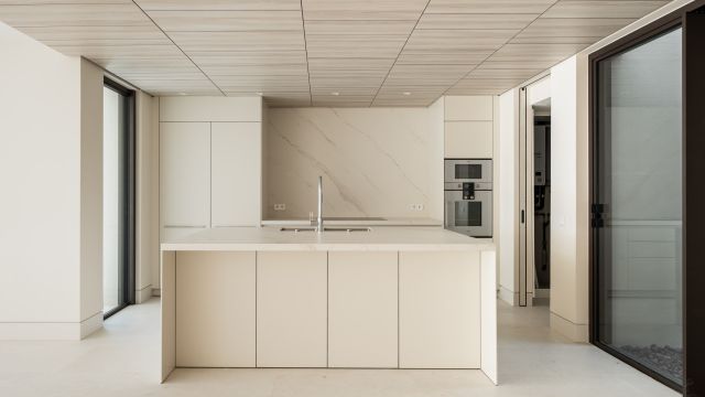 UNO MARBELLA BEACH HOUSE 9 |APPARTEMENT DIRECT AAN HET STRAND IN UNO, AAN DE GOLDEN MILE VAN MARBELLA