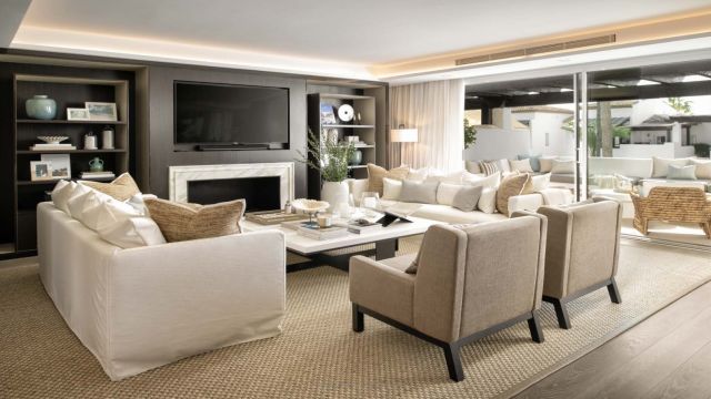 IBERIS 32 |LUXURY PENTHOUSE WITH SEA VIEWS AND A PRIVATE POOL IN PUENTE ROMANO, MARBELLA
