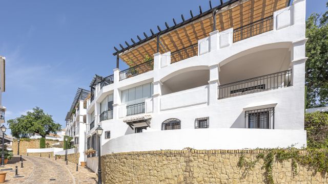 PUEBLO DE LOS MONTEROS | TRIPLEX MÉDITERRANÉEN DE LUXE AVEC VUE SUR LA MER À ALTOS DE LOS MONTEROS
