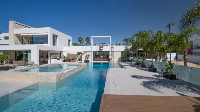LA CASA BLANCA | ESPECTACULAR MANSIÓN CONTEMPORÁNEA EN EL PARAÍSO, ESTEPONA ESTE