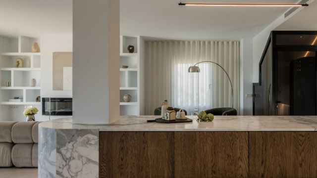 CASA NOMA | SOFISTICADO ÁTICO DÚPLEX CON VISTAS PANORÁMICAS AL MAR EN NUEVA ANDALUCÍA